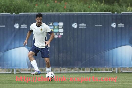 杏彩体育-NBA赛场上身穿六号球衣的知名球星介绍